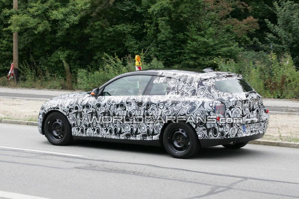 Nowe BMW serii 1 model 2011 - zdjcie szpiegowskie