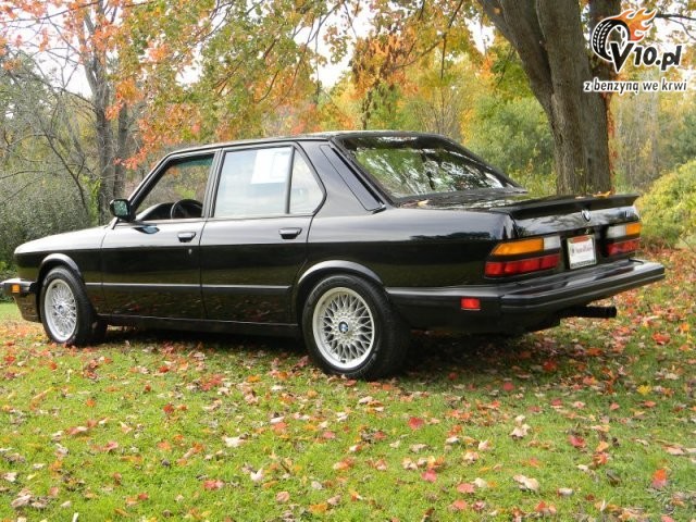 BMW M5 E28 (1988)
