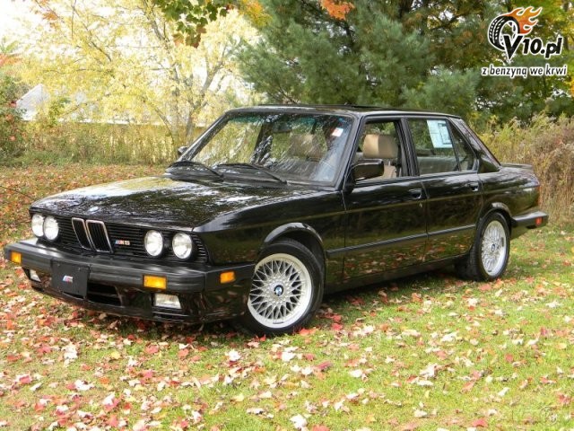 BMW M5 E28 (1988)