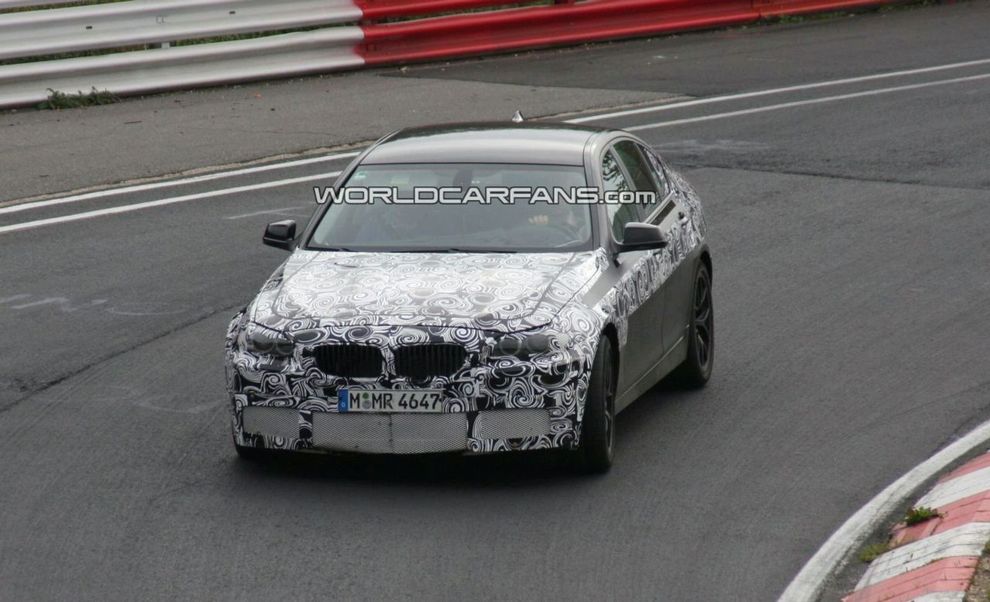 Nowe BMW M5 F10 - zdjcie szpiegowskie