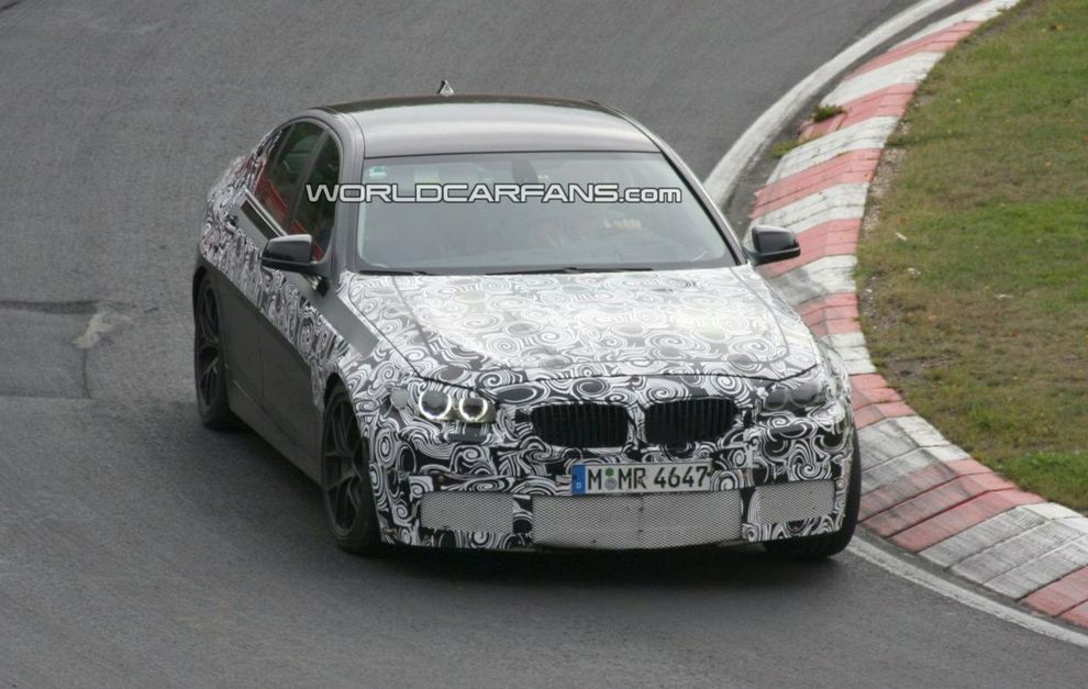 Nowe BMW M5 F10 - zdjcie szpiegowskie