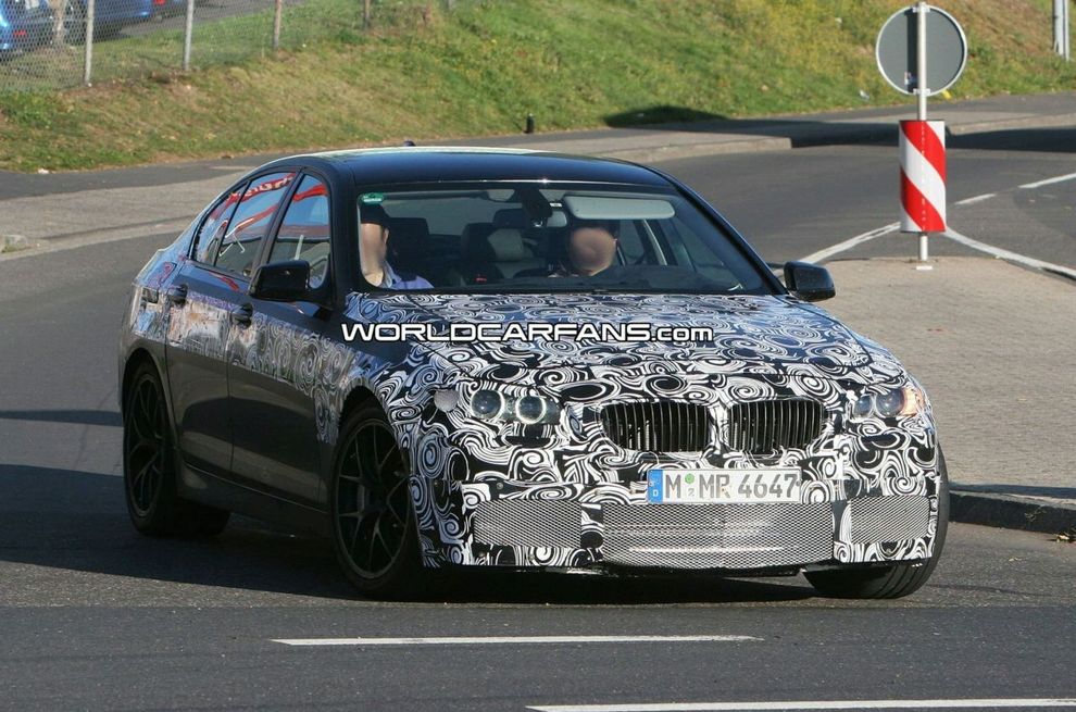 Nowe BMW M5 F10 - zdjcie szpiegowskie