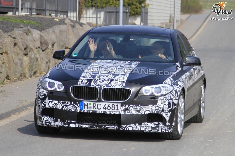 Nowe BMW M5 2010 - zdjcie szpiegowskie