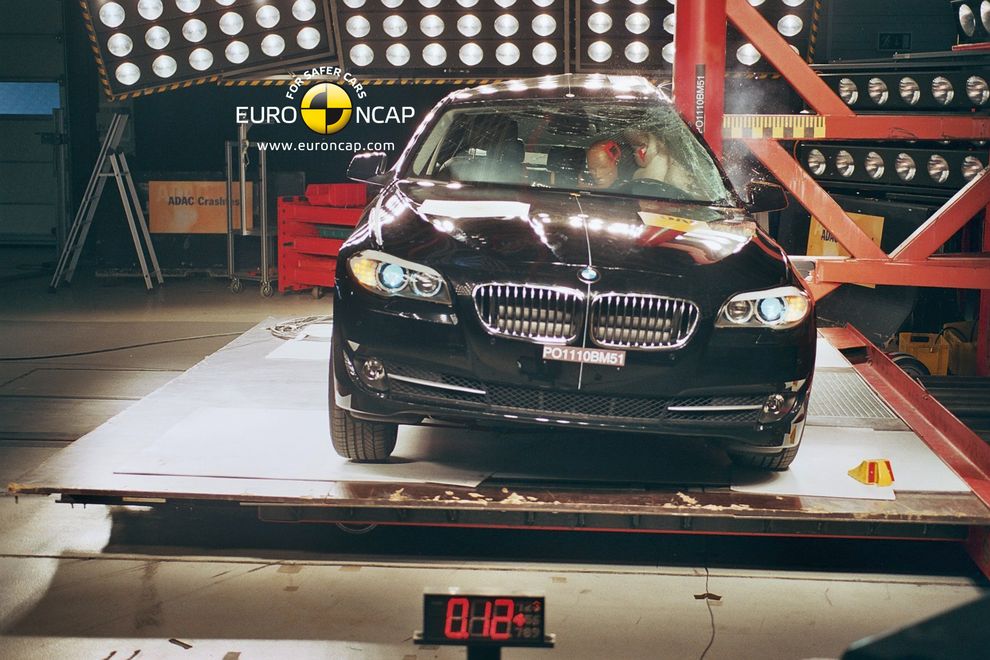 Nowe BMW serii 5 - crash-test test zderzeniowy EuroNCAP