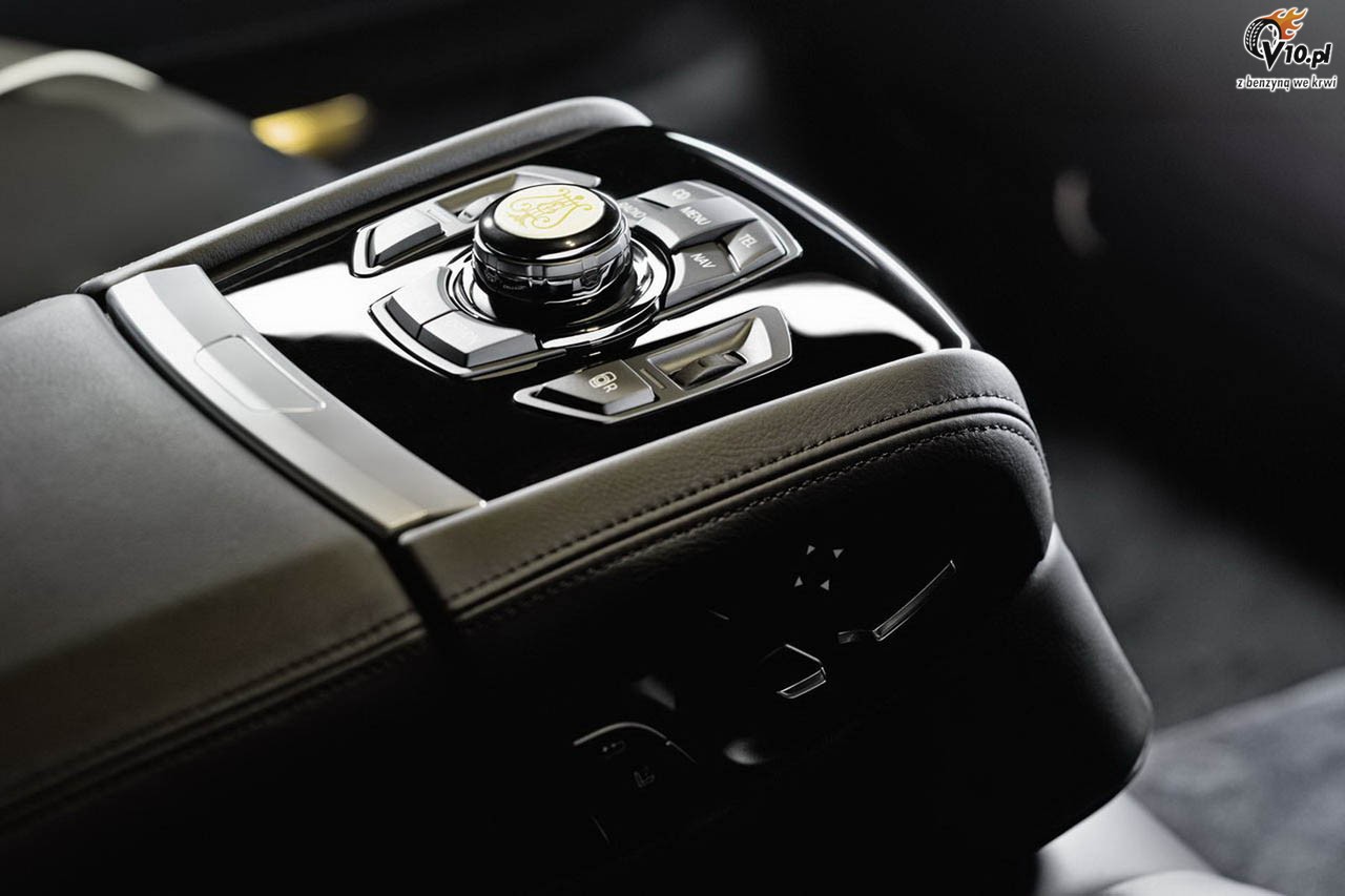 BMW serii 7 Steinway & Sons
