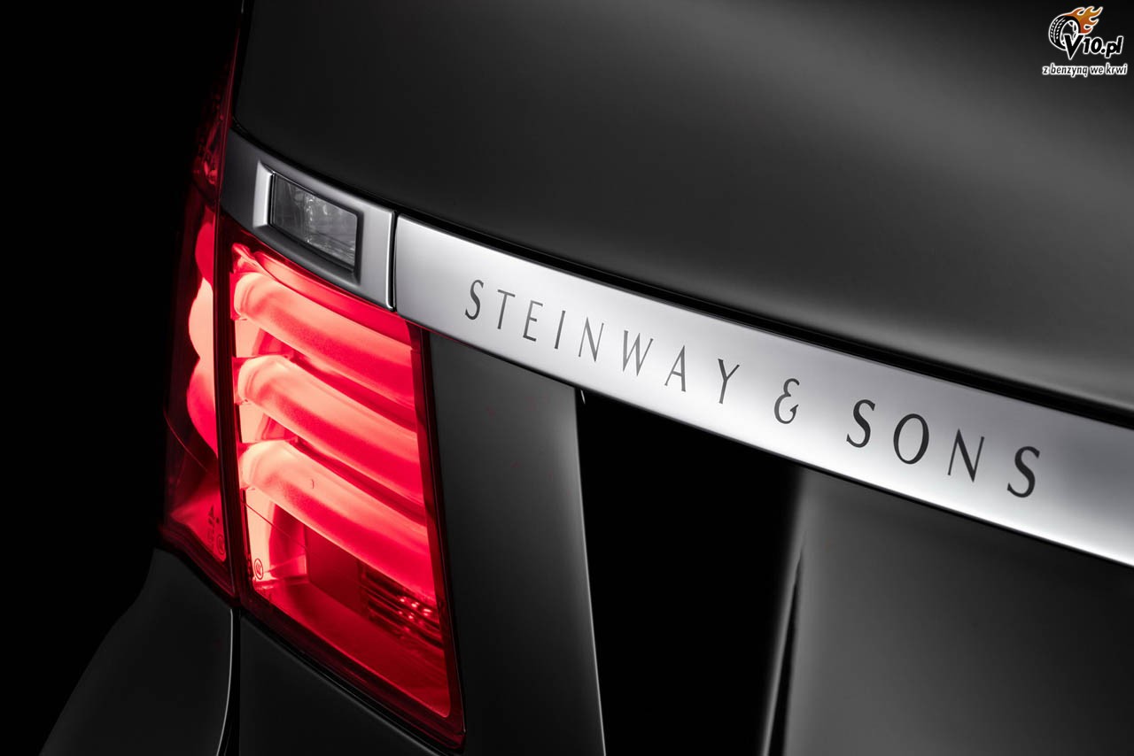 BMW serii 7 Steinway & Sons