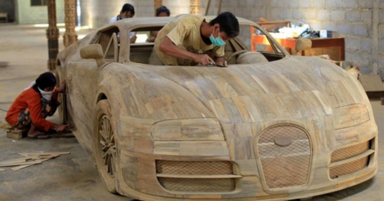 Bugatti Veyron z drewna