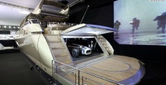Caterham Seven i Sunseeker Predator 108