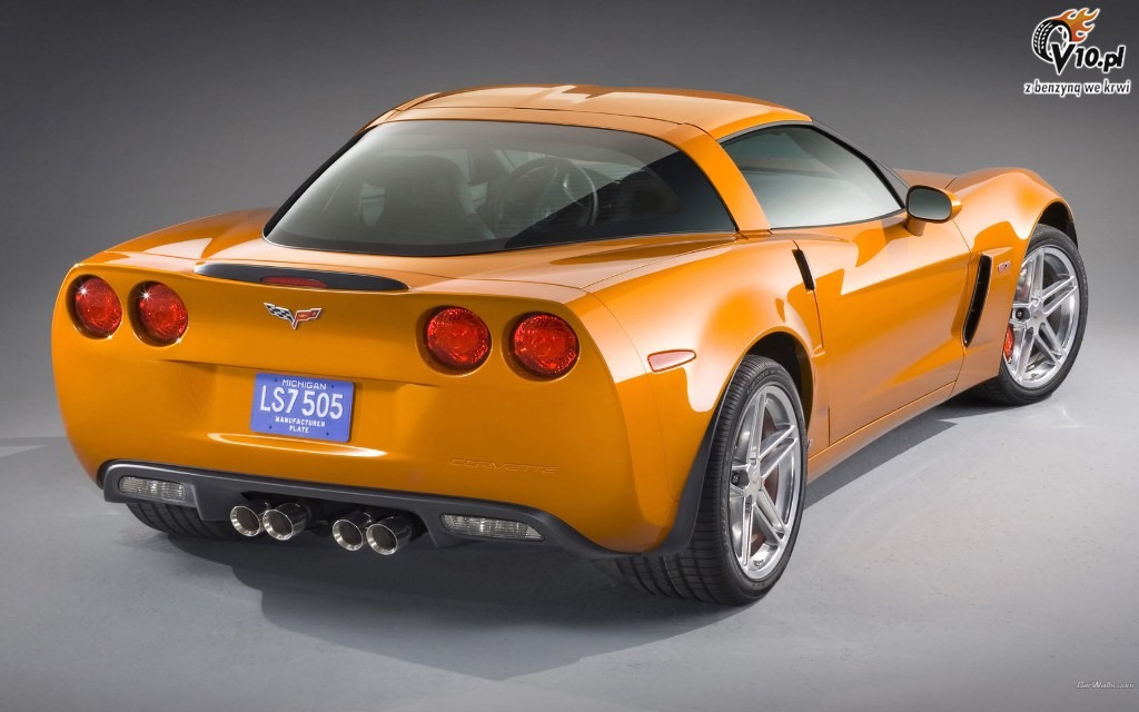 Chevrolet Corvette VS Koenigsegg CCXR