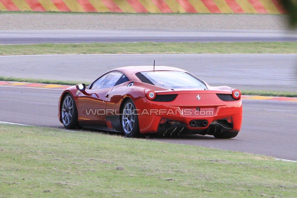 Nowe Ferrari 458 Challenge - zdjcie szpiegowskie