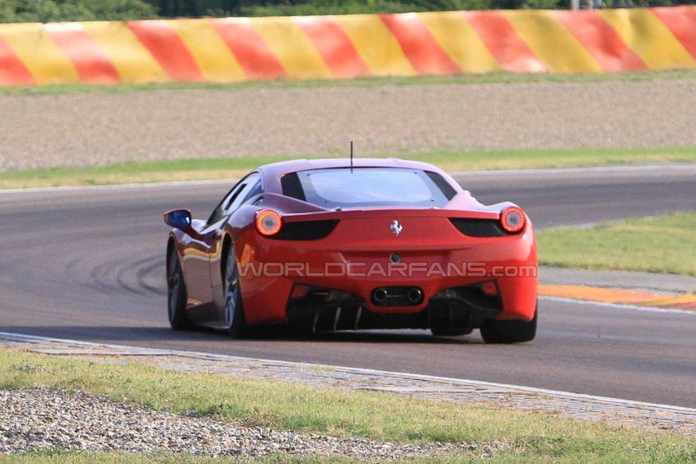 Nowe Ferrari 458 Challenge - zdjcie szpiegowskie