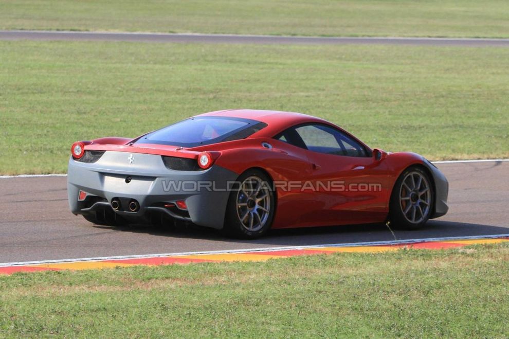 Nowe Ferrari 458 Challenge - zdjcie szpiegowskie