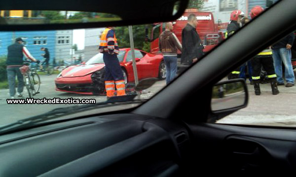 Ferrari 458 Italia rozbite w Polsce