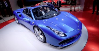 Ferrari 488 Spider lśni we Frankfurcie