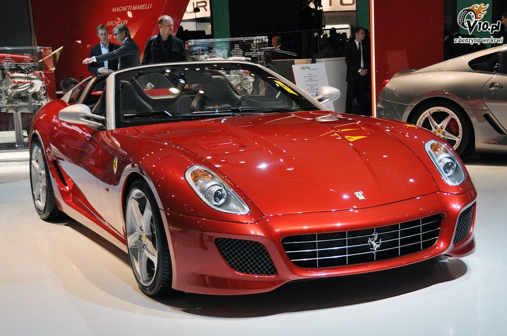 Nowe Ferrari SA APERTA - Paris Motor Show 2010