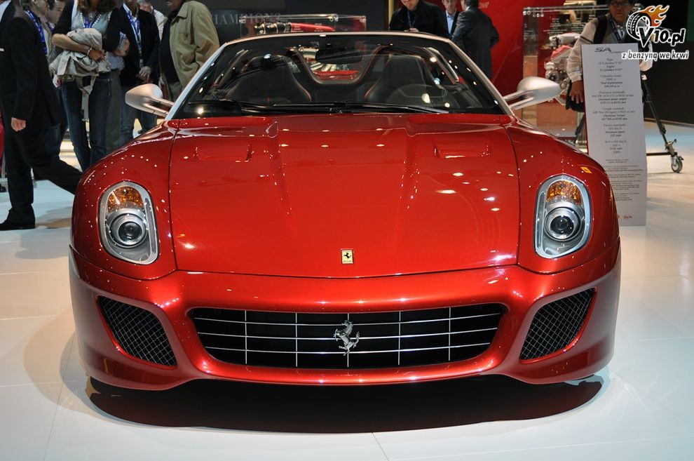 Ferrari 599 SA Aperta na targach w Paryu 2010