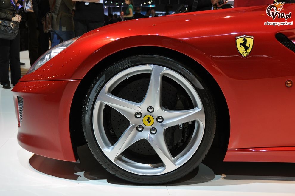 Ferrari 599 SA Aperta na targach w Paryu 2010