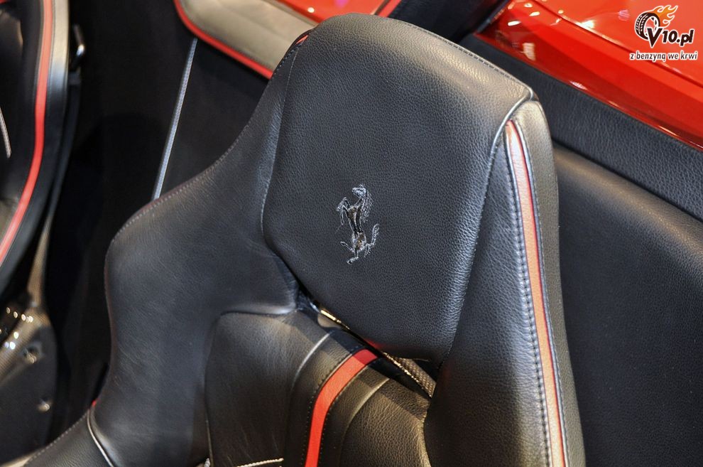 Nowe Ferrari SA APERTA - Paris Motor Show 2010