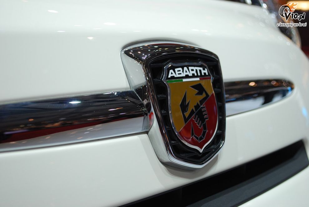 Nowy Fiat Abarth 500C - Geneva Motor Show 2010