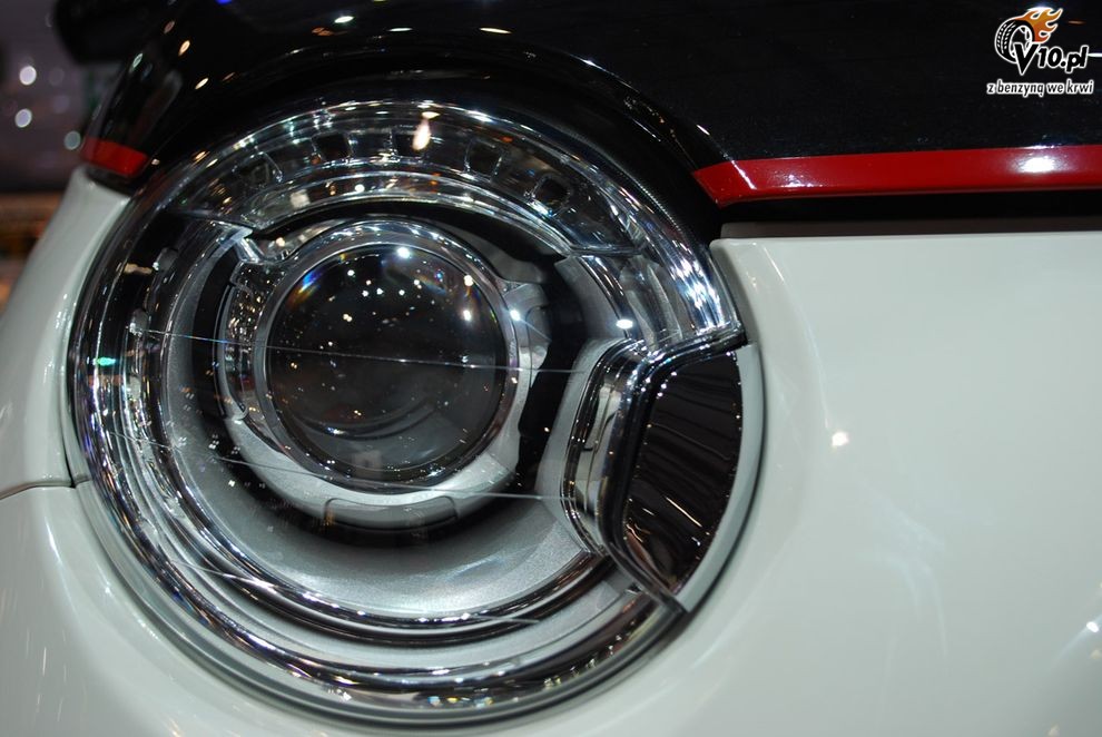 Nowy Fiat Abarth 500C - Geneva Motor Show 2010
