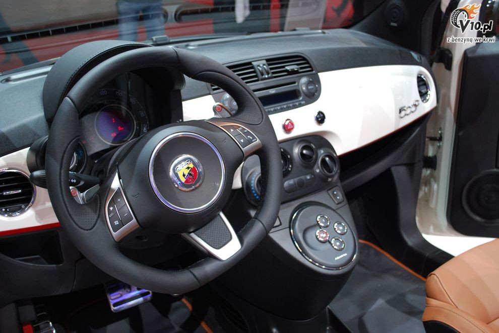 Nowy Fiat Abarth 500C - Geneva Motor Show 2010
