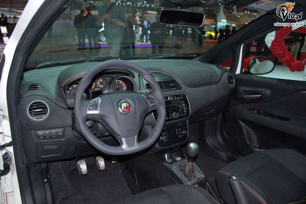 Nowy Fiat Abarth Punto Evo - Geneva Motor Show 2010