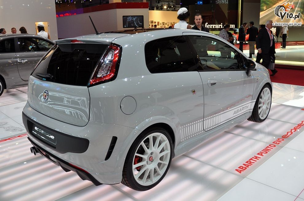 Nowy Fiat Abarth Punto Evo esseesse - Paris Motor Show 2010