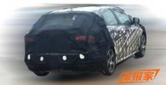 Fiat Viaggio Hatchback - zdjcia szpiegowskie