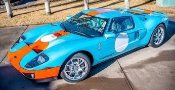 Fabrycznie nowy Ford GT Heritage Edition z 2006 roku trafi na aukcję