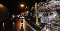 Poar na A4: spony nowe Fordy KA