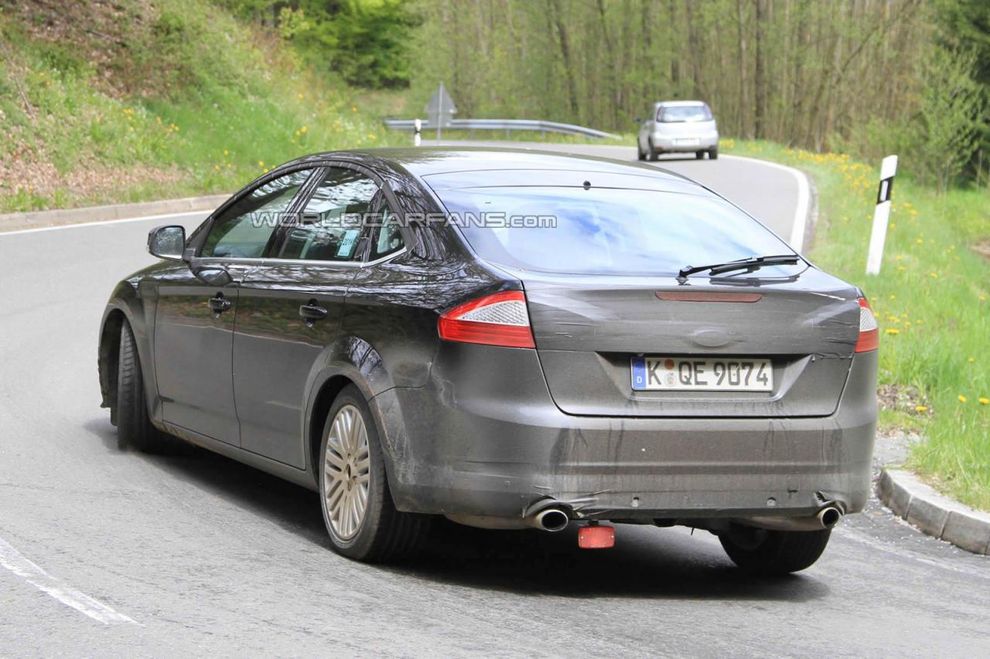 Nowy Ford Mondeo 2010 po face liftingu - zdjcie szpiegowskie