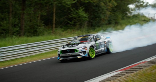 Vaughn Gittin Jr i Ford Mustang RTR
