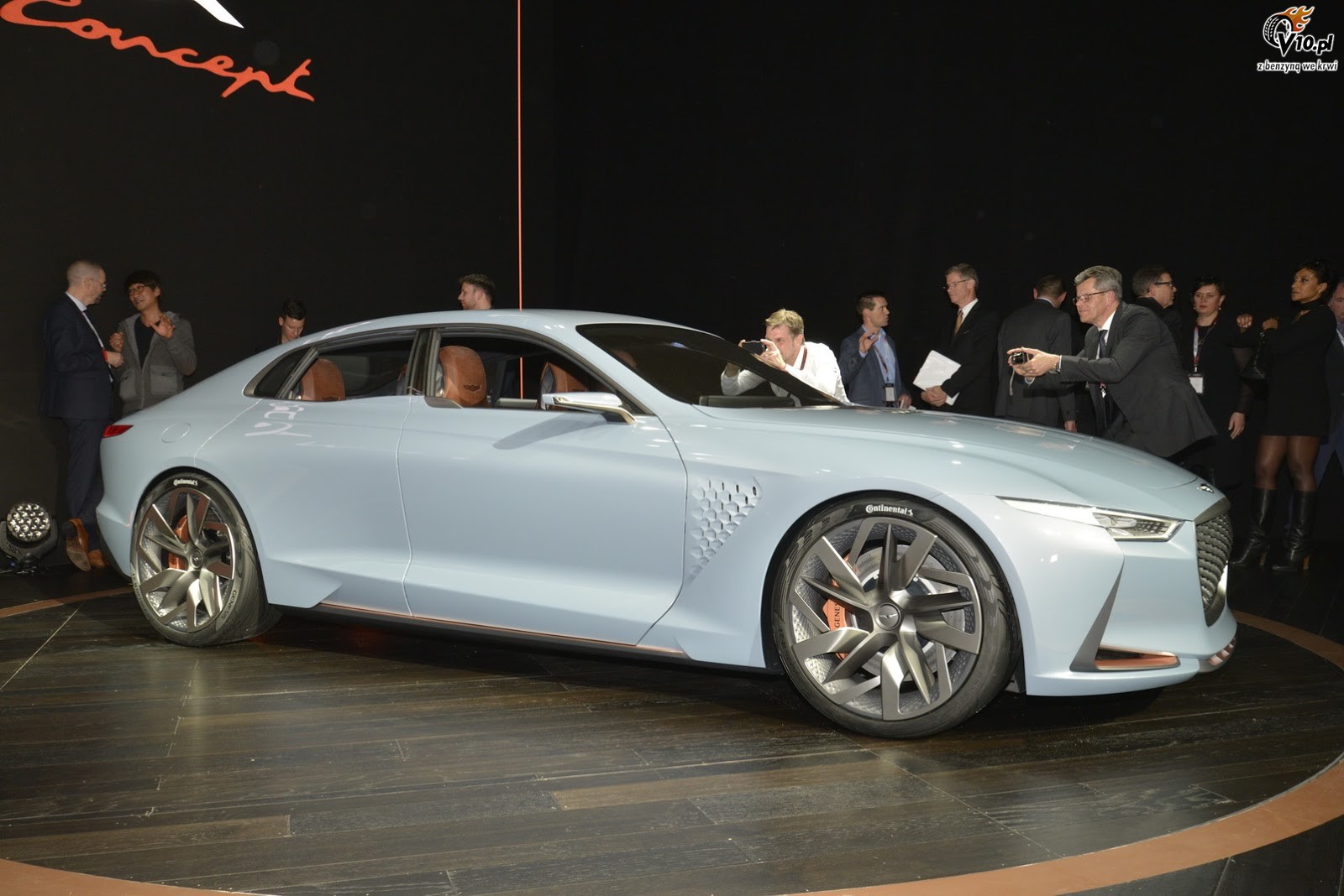 Genesis G70