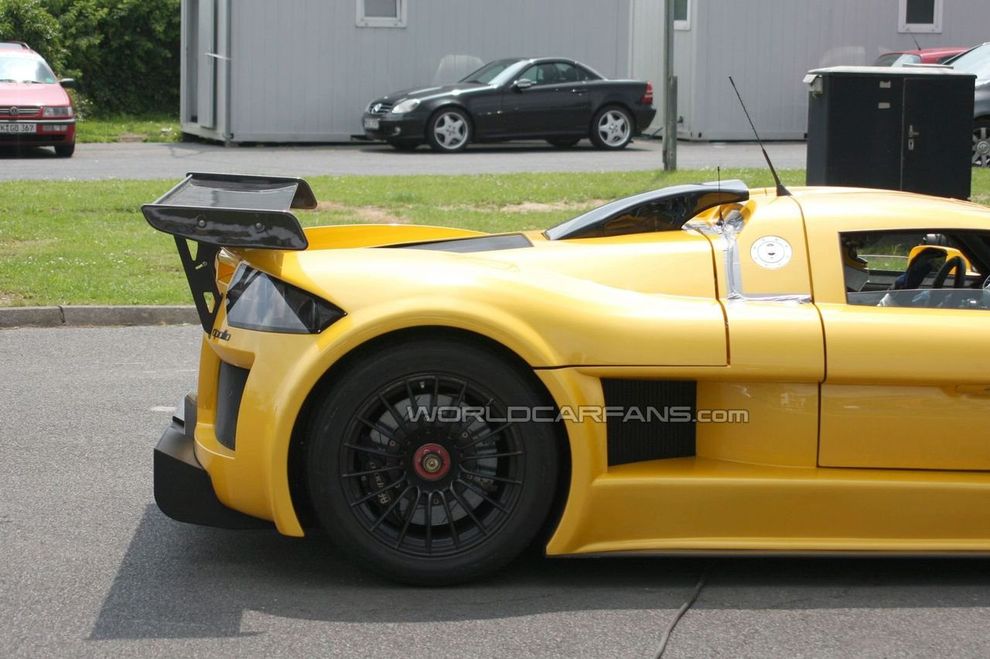 Gumpert Apollo