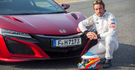 Fernando Alonso za kierownicą Hondy NSX