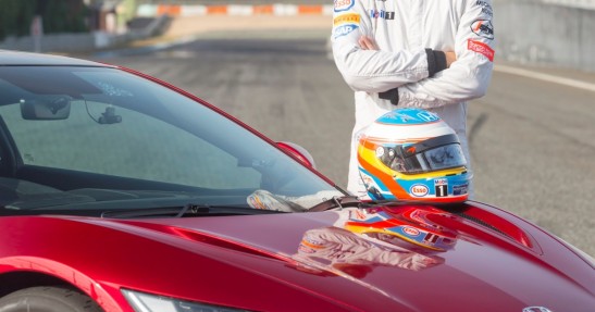 Fernando Alonso za kierownicą Hondy NSX
