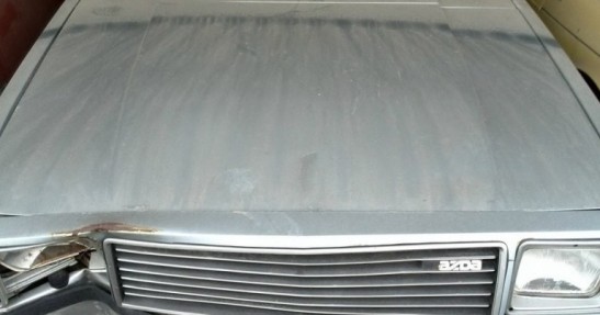 Opuszczony salon samochodowy