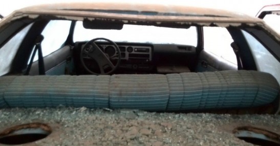 Opuszczony salon samochodowy