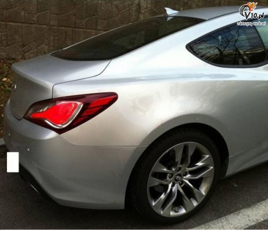 Hyundai Genesis Coupe 2012