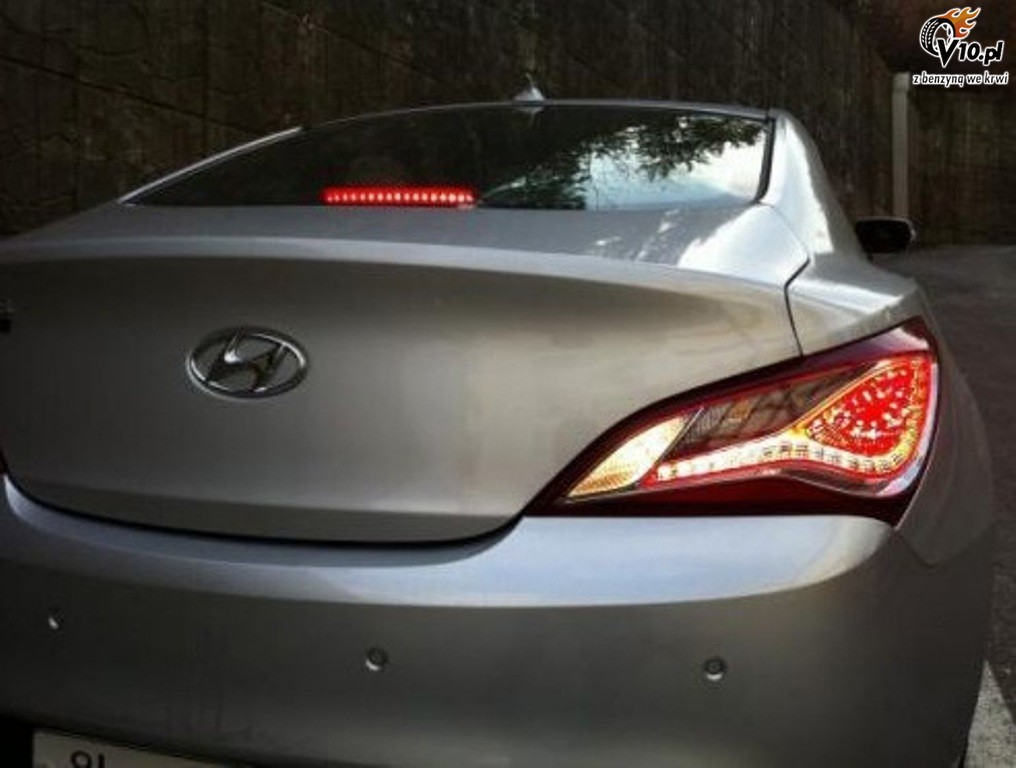 Hyundai Genesis Coupe 2012