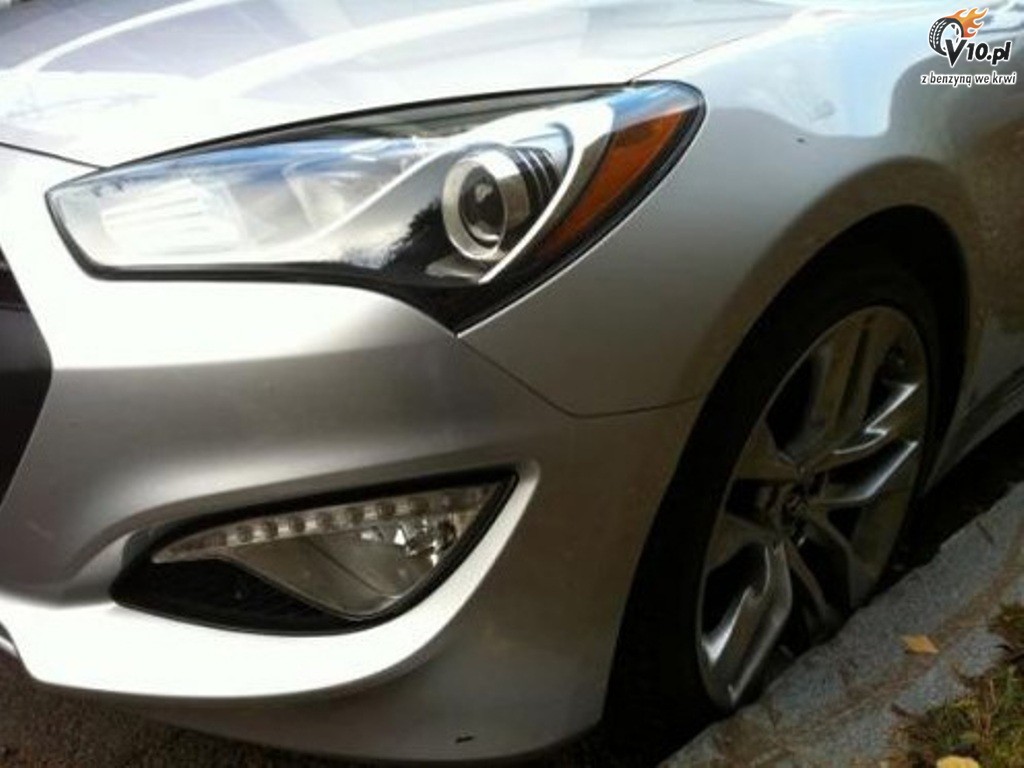 Hyundai Genesis Coupe 2012