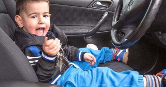 2-latek rozbił Mercedesa