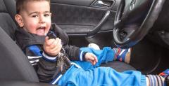 2-latek rozbi Mercedesa