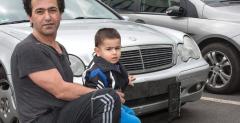 2-latek rozbi Mercedesa