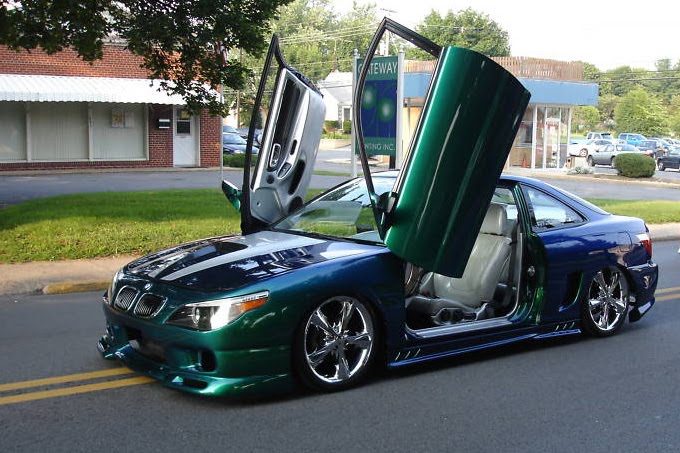 Acura BMW Lamborghini Mercedes w jednym
