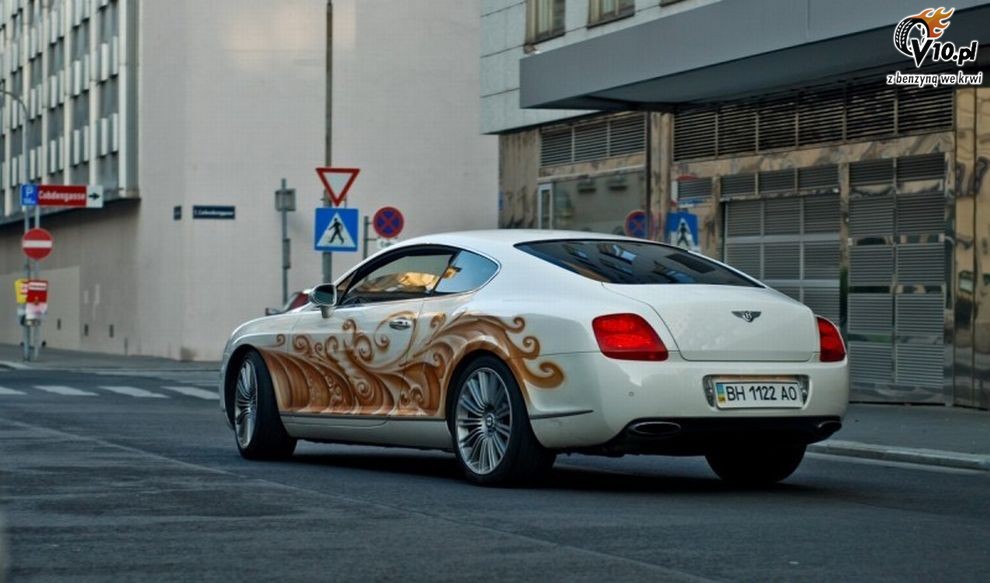 Bentley Continental GT z krysztakami Swarovskiego