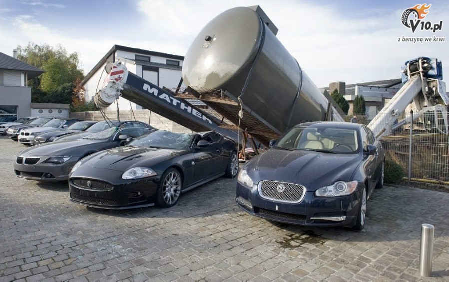 BMW serii 6, Jaguar XKR-S wypadek