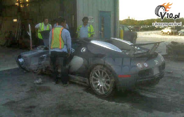 Bugatti Veyron po kpieli w jeziorze