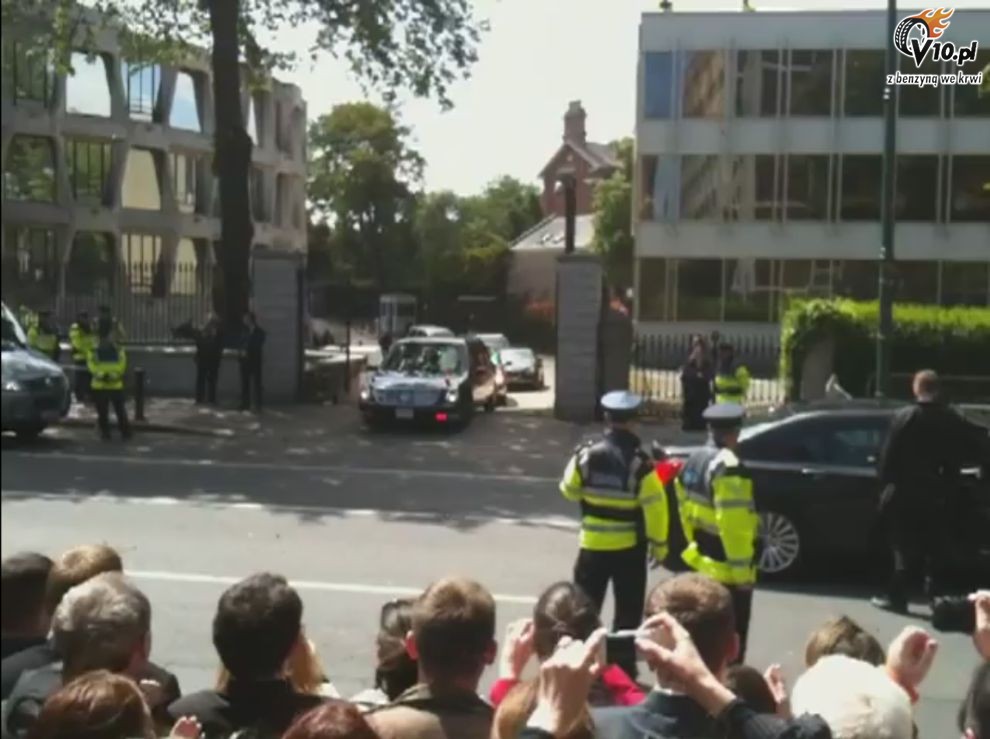 Cadillac Baracka Obamy uwiziony na rampie