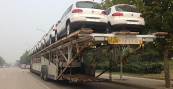 Tak przewozi się auta w Chinach